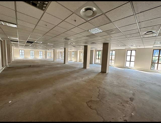 1,037M² OFFICE TO LET IN ROSEBANK